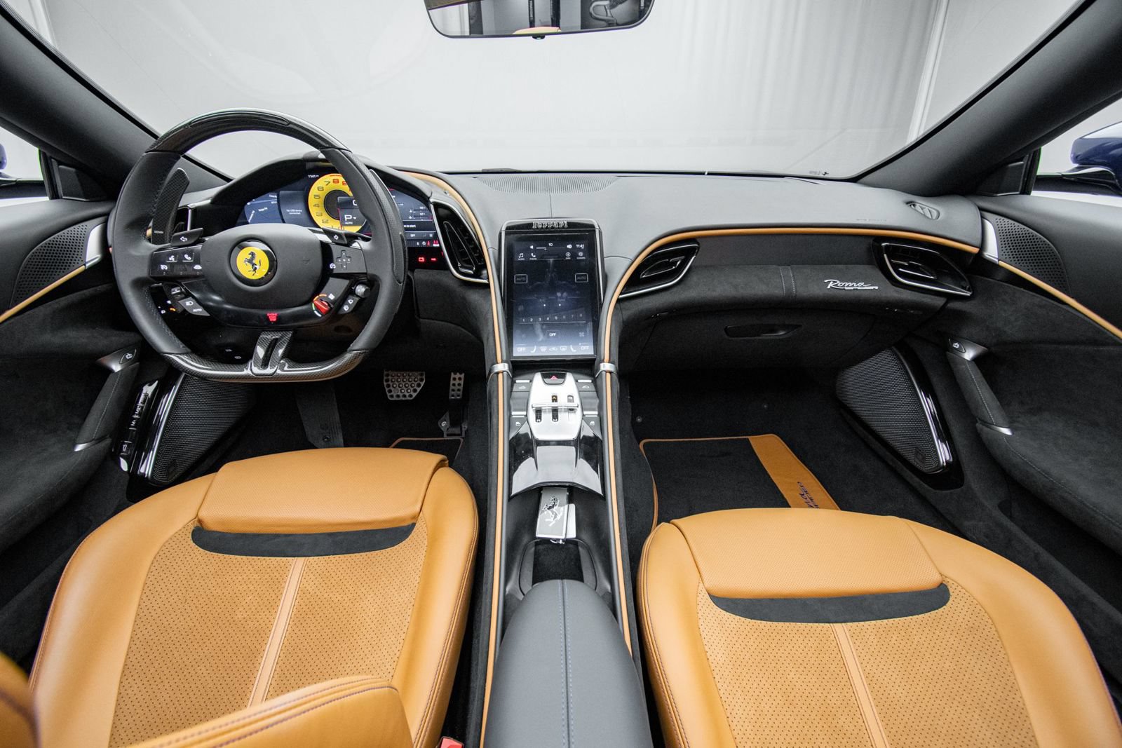 Used 2025 Ferrari Roma Spider RWD image 18