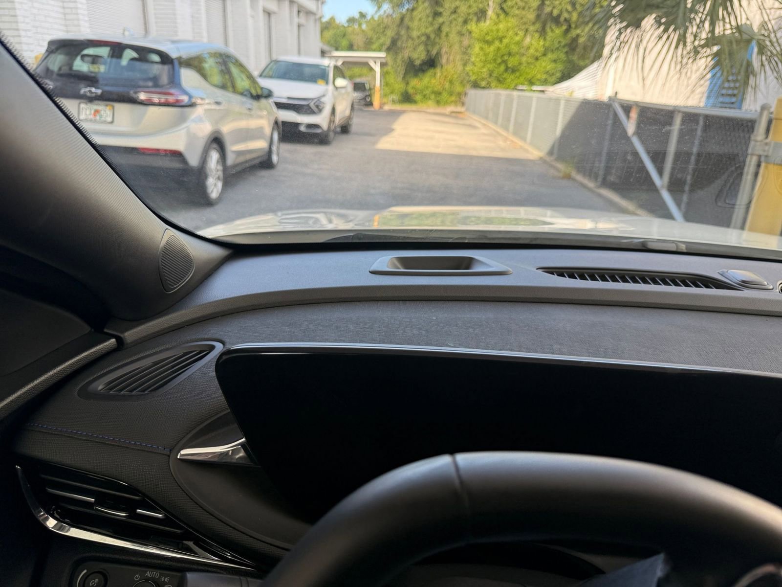 Used 2025 Buick Envista Sport Touring image 34