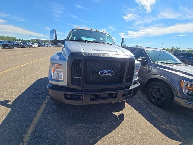 Used 2027 Ford F750 2WD Crew Cab Super Duty image 3