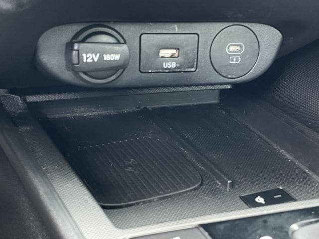 Used 2025 Hyundai Elantra Sport FWD image 19