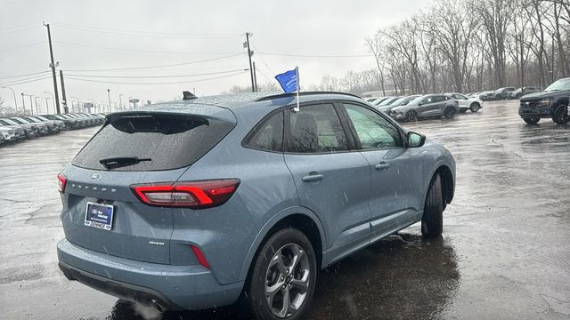 Certified 2024 Ford Escape ST-Line w/ Tech Pack #1 image 4