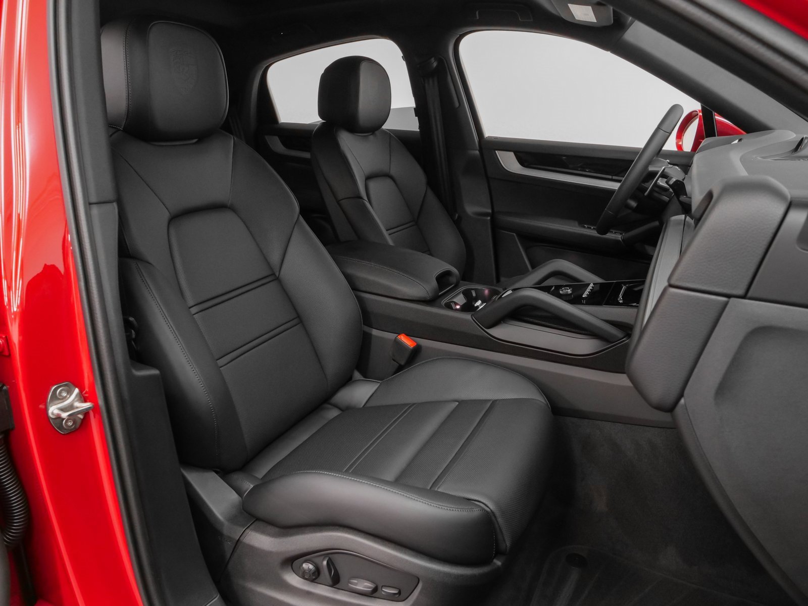 Used 2024 Porsche Cayenne Coupe image 23