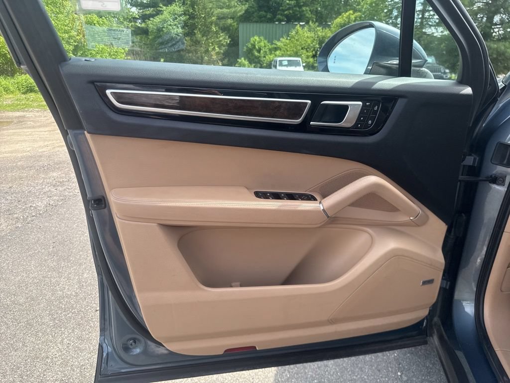 Used 2019 Porsche Cayenne S AWD/4WD image 26