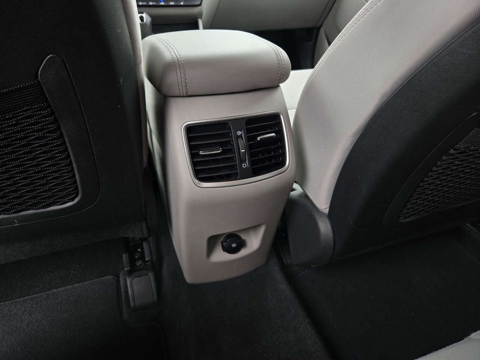 Used 2019 Hyundai Tucson SEL image 16