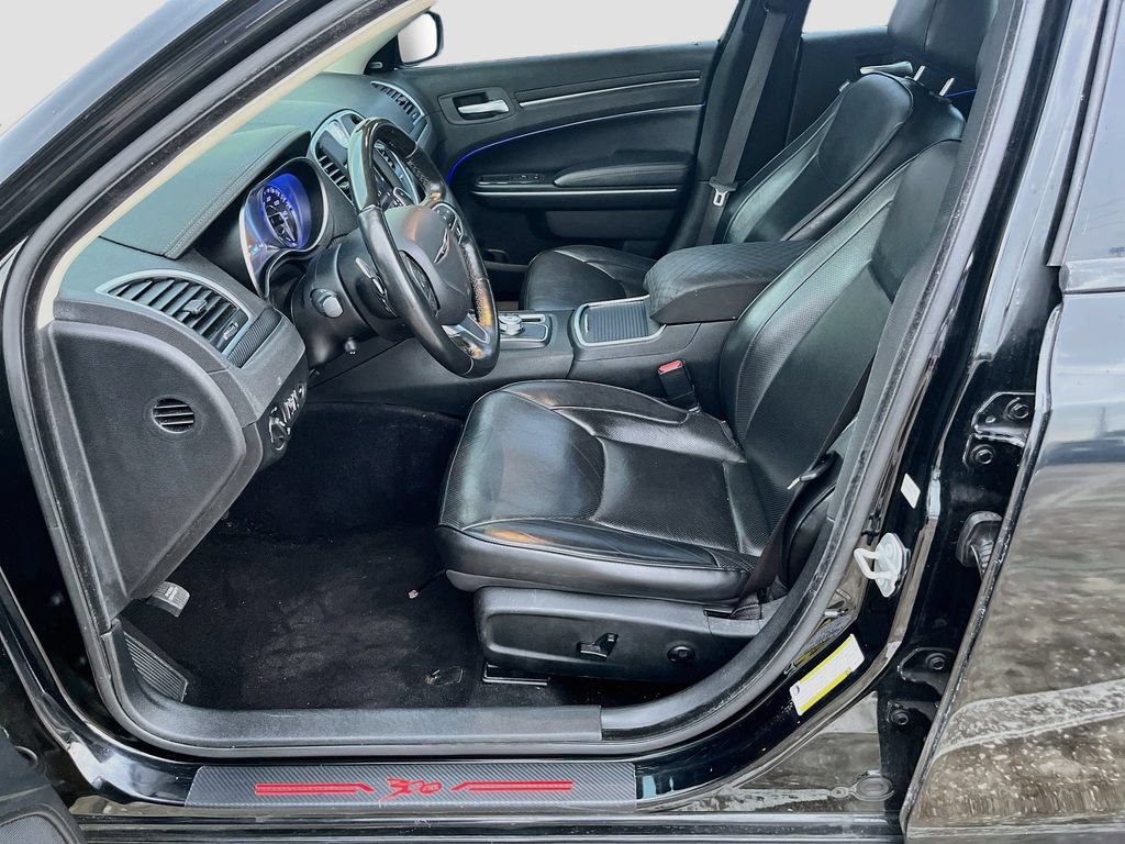 Used 2019 Chrysler 300 Limited RWD image 20