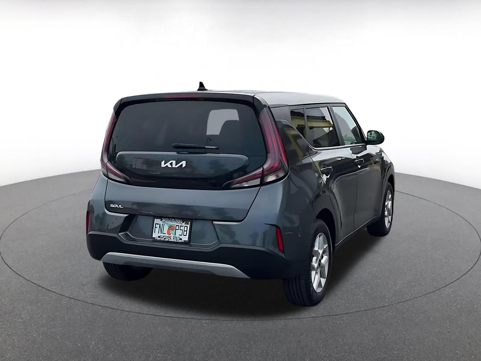 Used 2025 Kia Soul LX w/ LX Technology Package FWD image 11