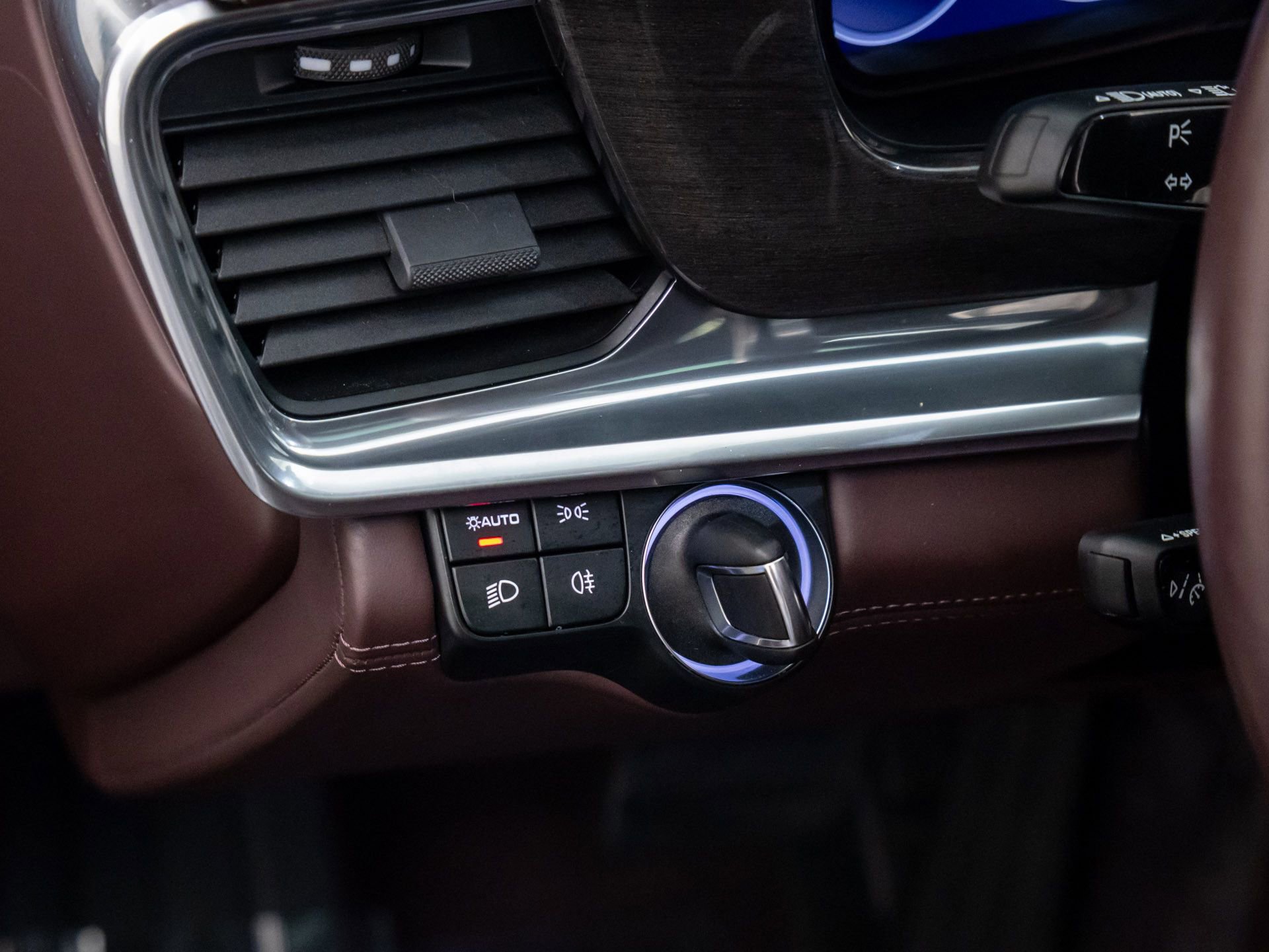 Certified 2023 Porsche Panamera 4 Platinum Edition image 20