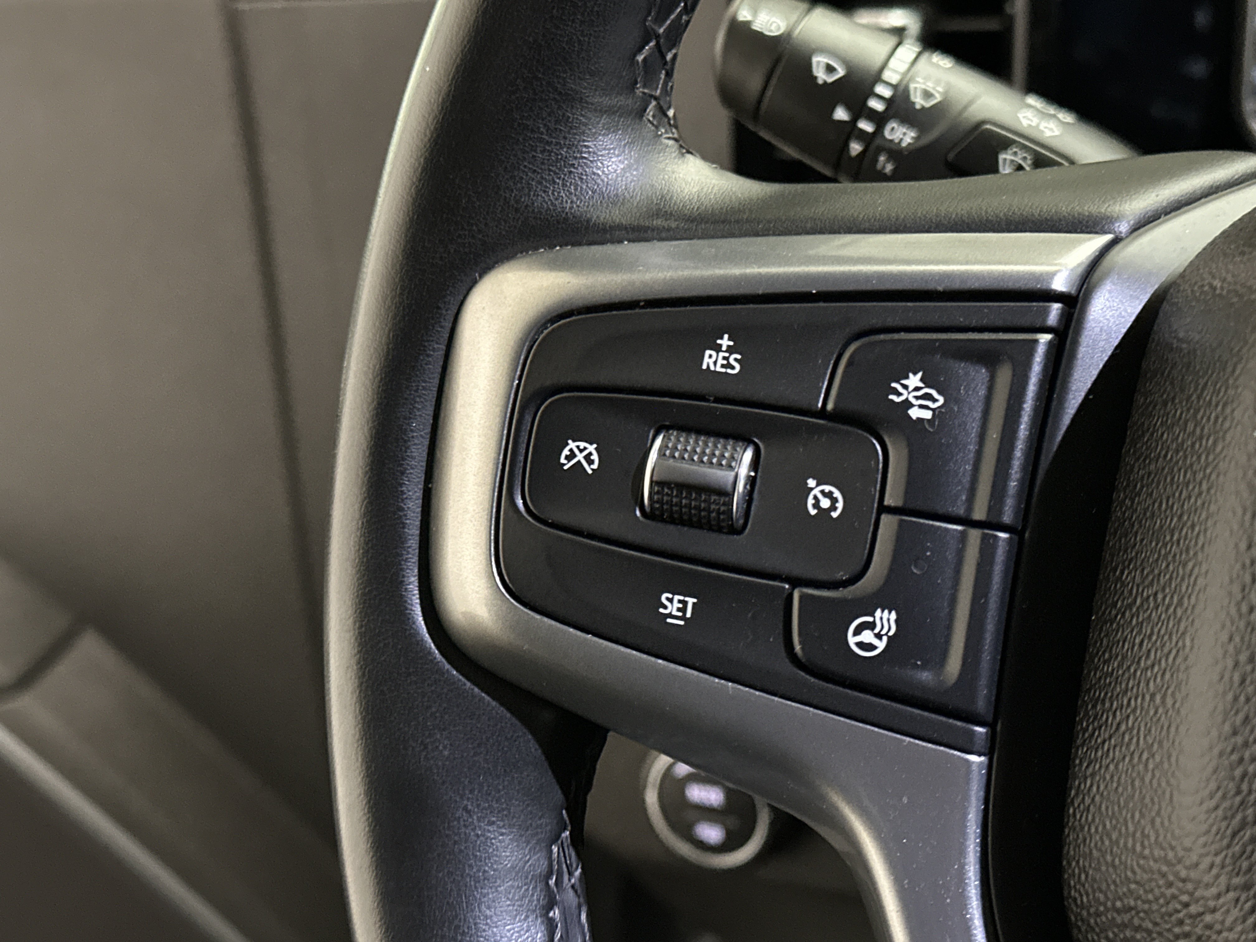Used 2024 Chevrolet Silverado 1500 LT AWD/4WD image 26