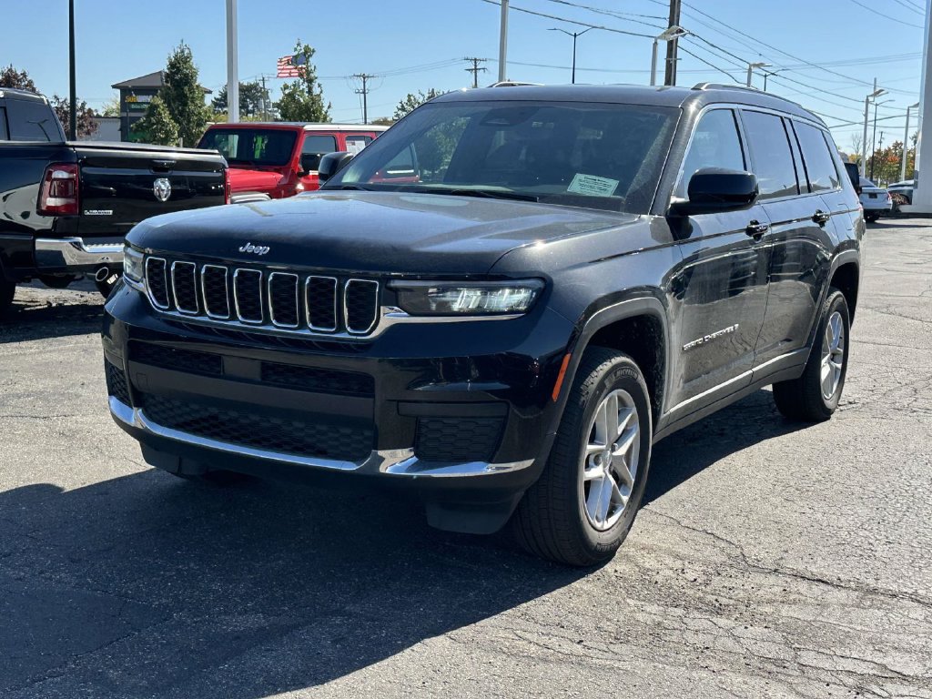 Used 2024 Jeep Grand Cherokee L Laredo w/ Luxury Tech Group I AWD/4WD image 7