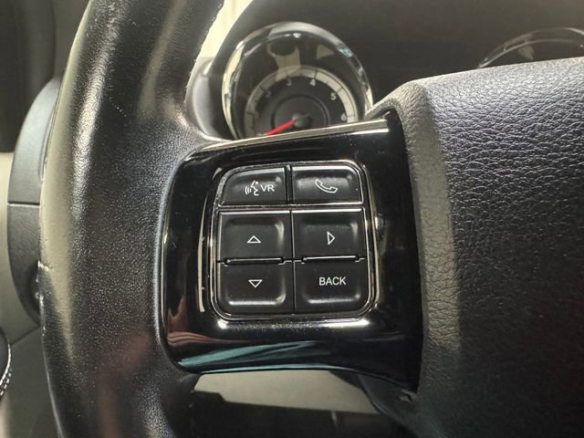 Used 2019 Dodge Grand Caravan SXT w/ Rear Park Assist Package FWD image 17