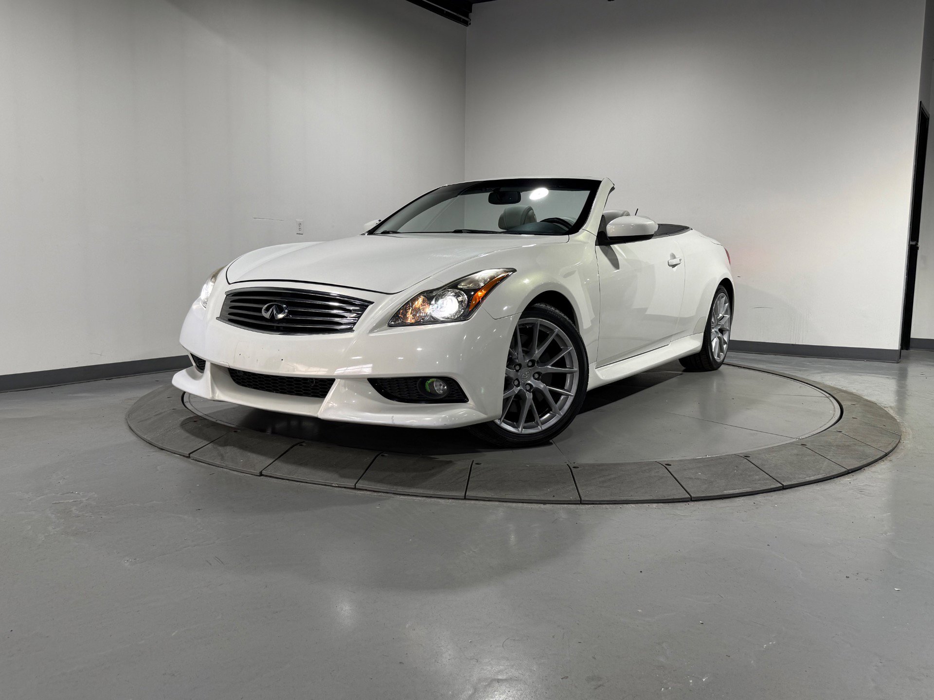 Used 2013 INFINITI G37 IPL image 2