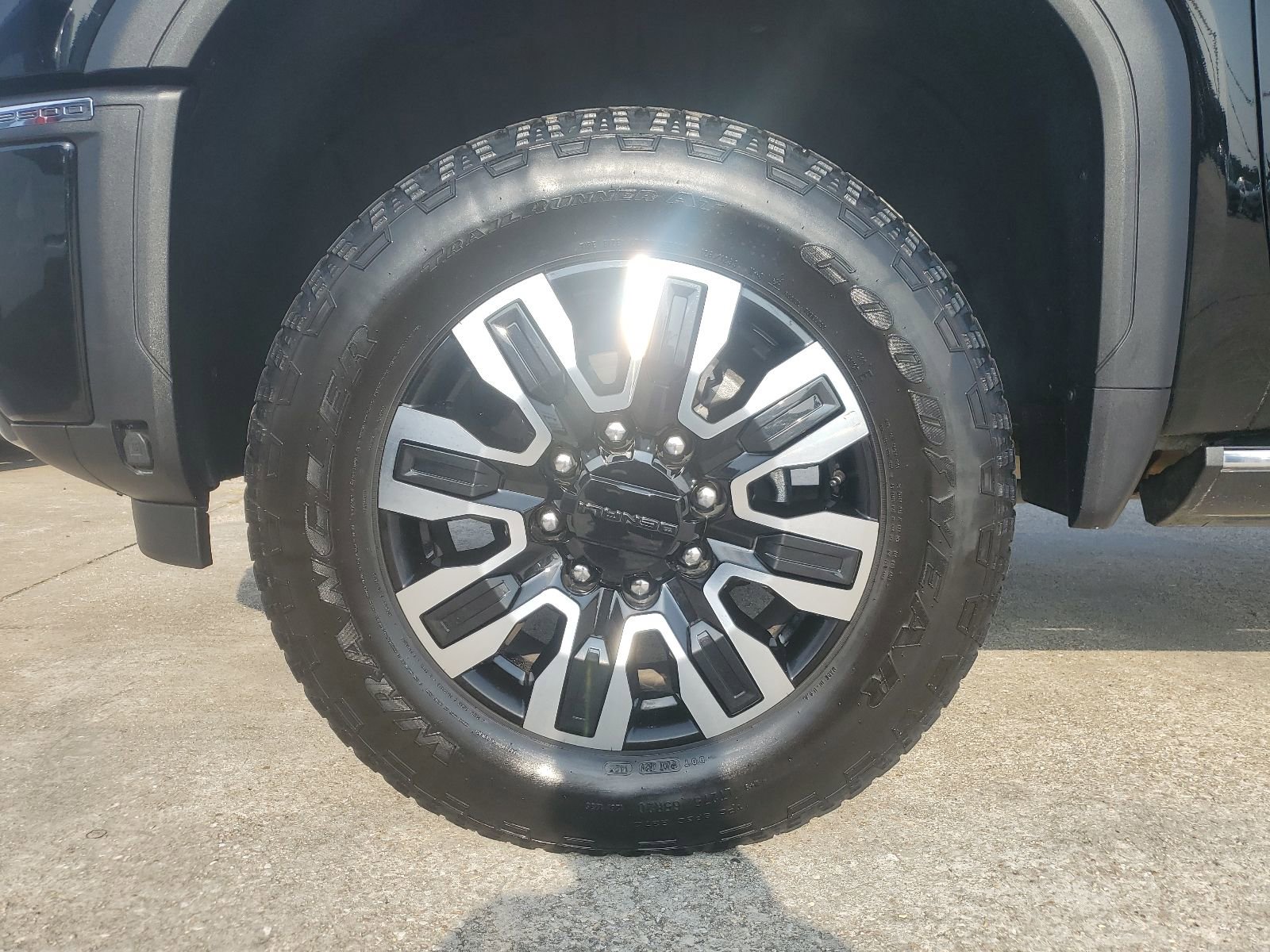 Used 2025 GMC Sierra 2500 Denali Ultimate w/ Max Trailering Package AWD/4WD image 7