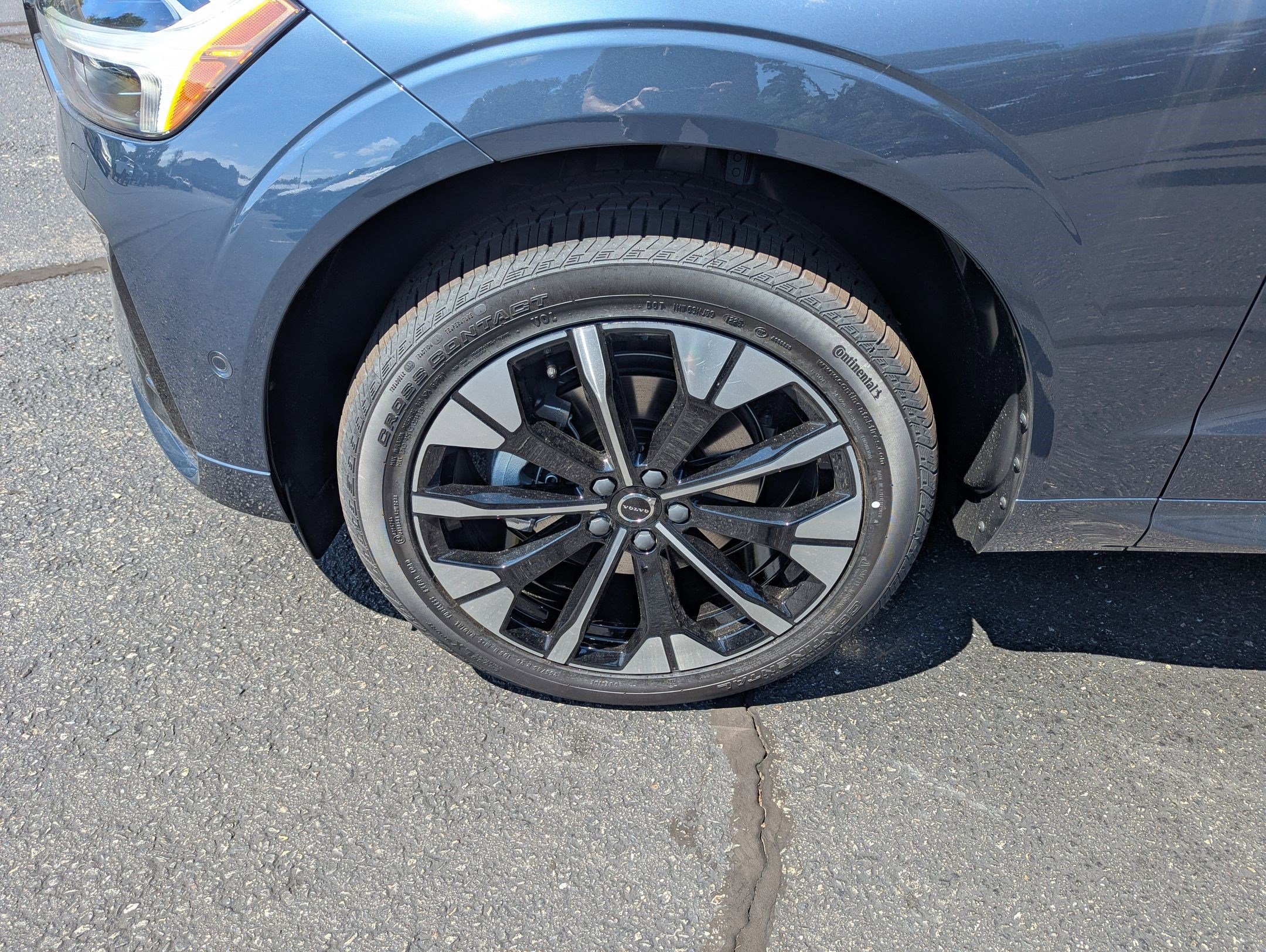 New 2026 Volvo XC60 B5 Ultra w/ Protection Package Premier image 25