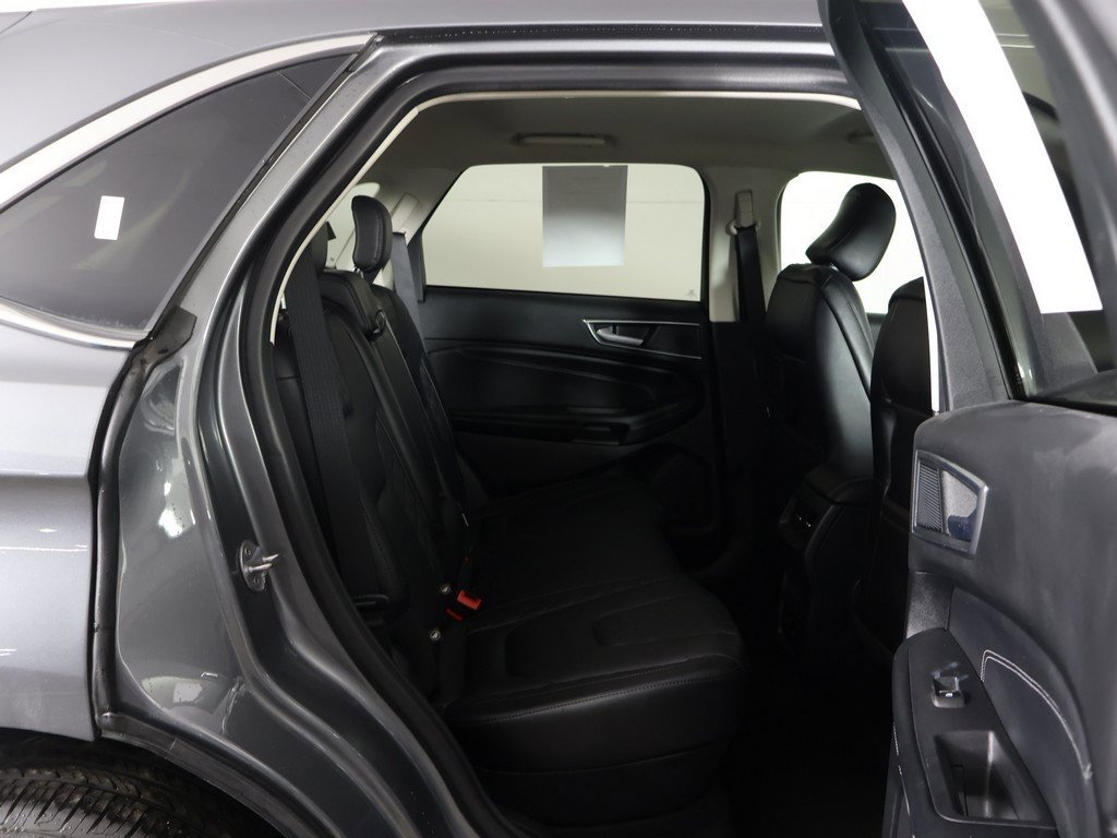 Used 2024 Ford Edge Titanium image 31