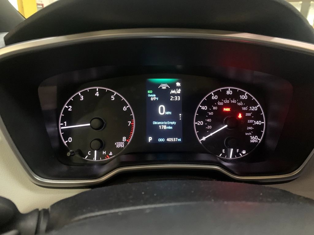 Used 2023 Toyota Corolla SE w/ SE Premium Package FWD image 29