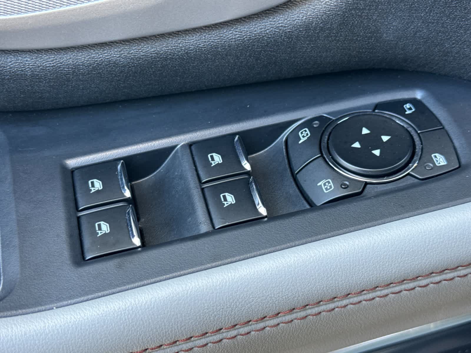 Used 2025 Ford Expedition Active RWD image 13
