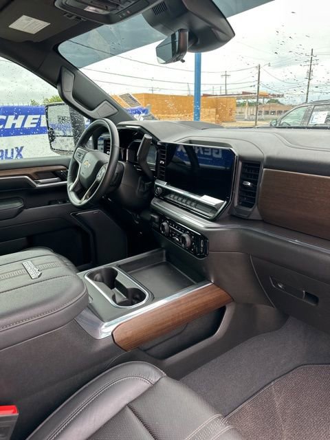 Used 2024 Chevrolet Silverado 2500 High Country w/ High Country Premium Package AWD/4WD image 19