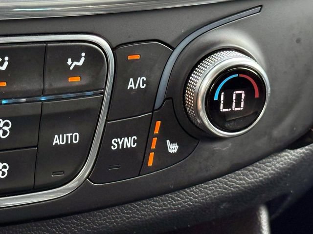Used 2020 Chevrolet Traverse LT w/ LPO, Blackout Package AWD/4WD image 35