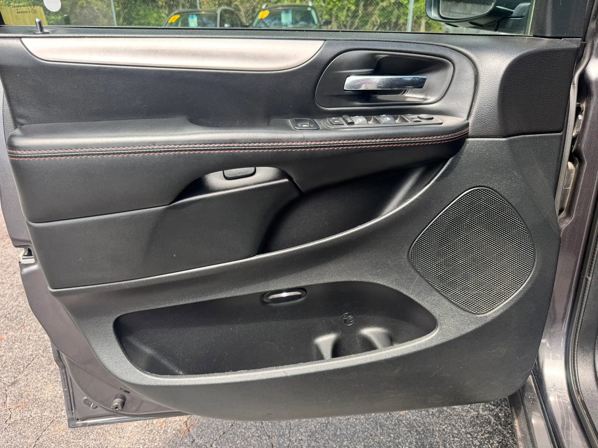 Used 2018 Dodge Grand Caravan GT FWD image 16
