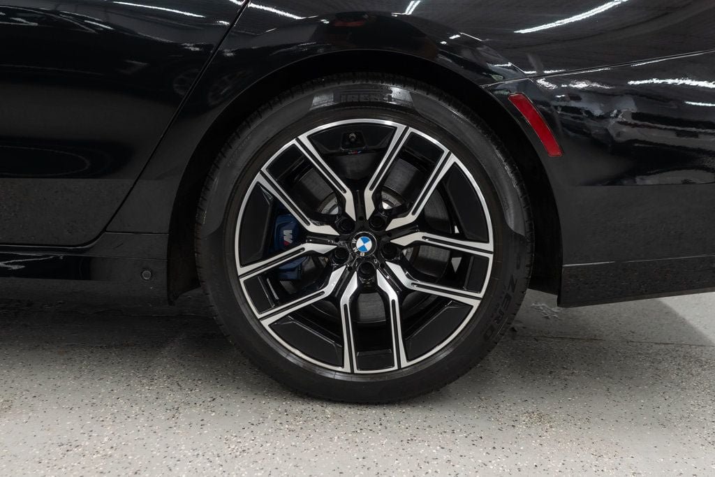 Used 2023 BMW 760i xDrive w/ Executive Package AWD/4WD image 46