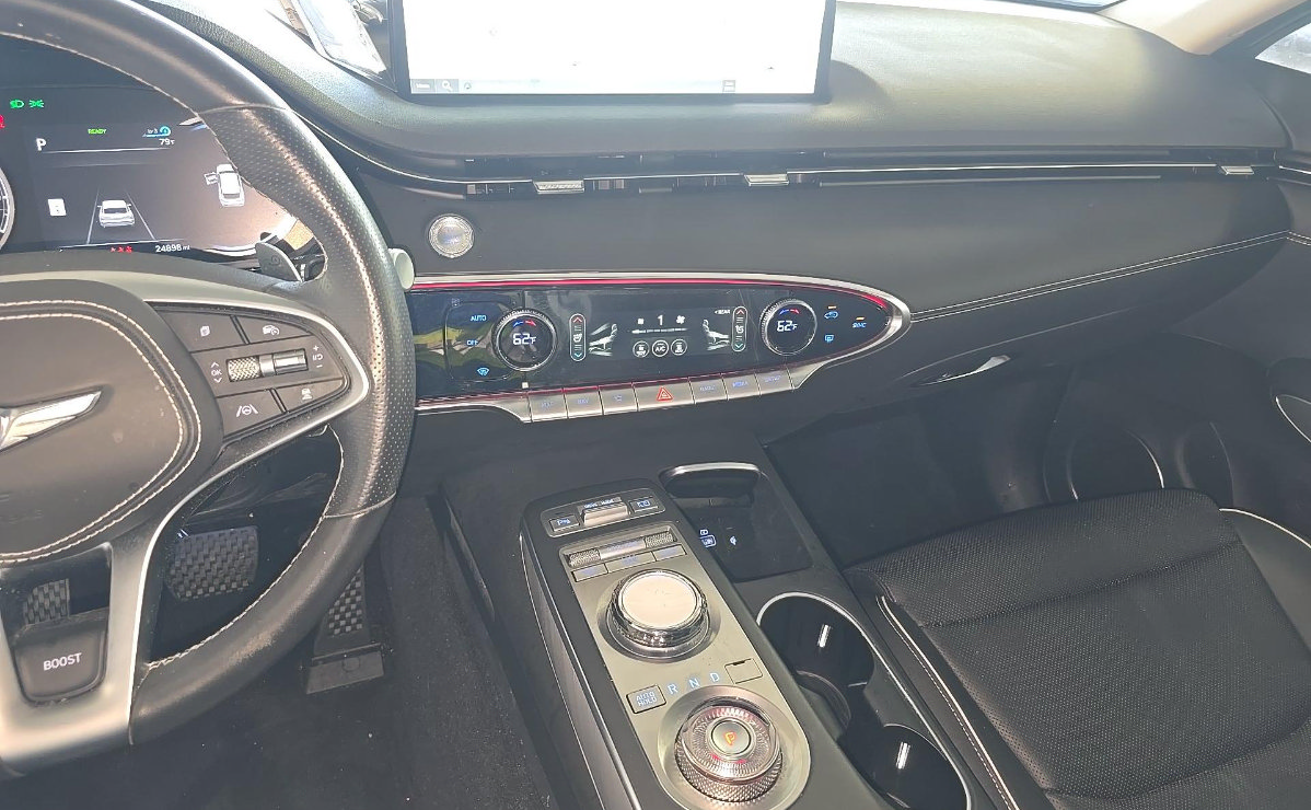 Used 2023 Genesis Electrified GV70 AWD/4WD image 10