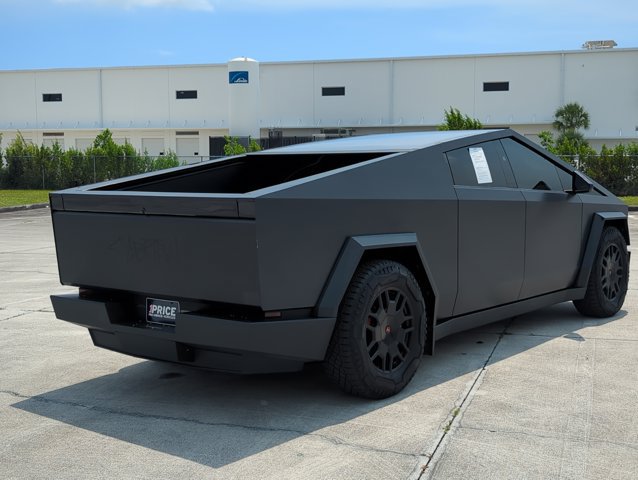 Used 2024 Tesla Cybertruck AWD Crew Cab image 5