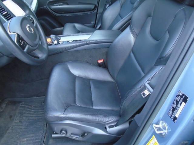 Used 2023 Volvo XC90 B5 Core AWD/4WD image 10