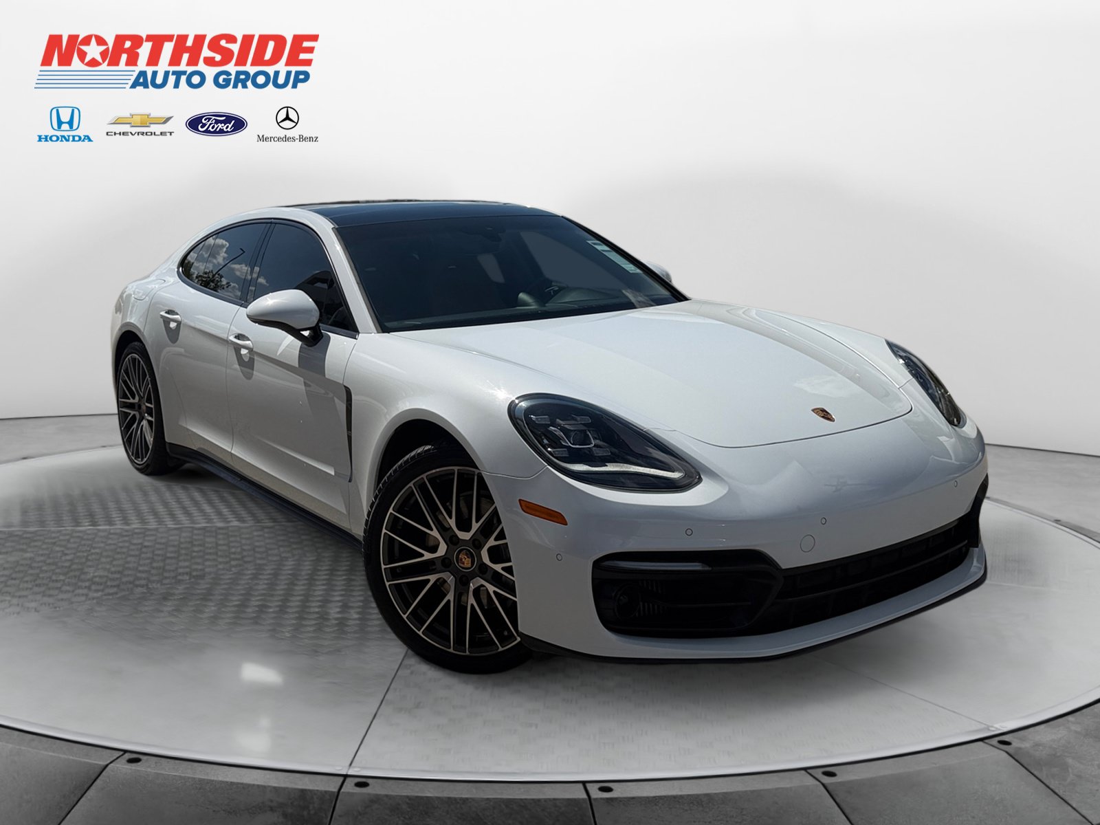 Used 2021 Porsche Panamera RWD image 1