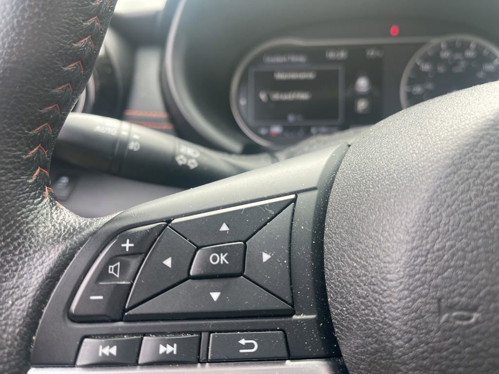 Used 2019 Nissan Kicks SR w/ SR Premium Package FWD image 13