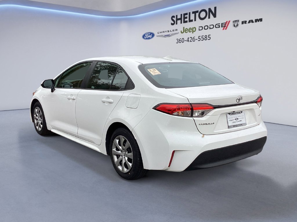 Used 2025 Toyota Corolla LE FWD image 4