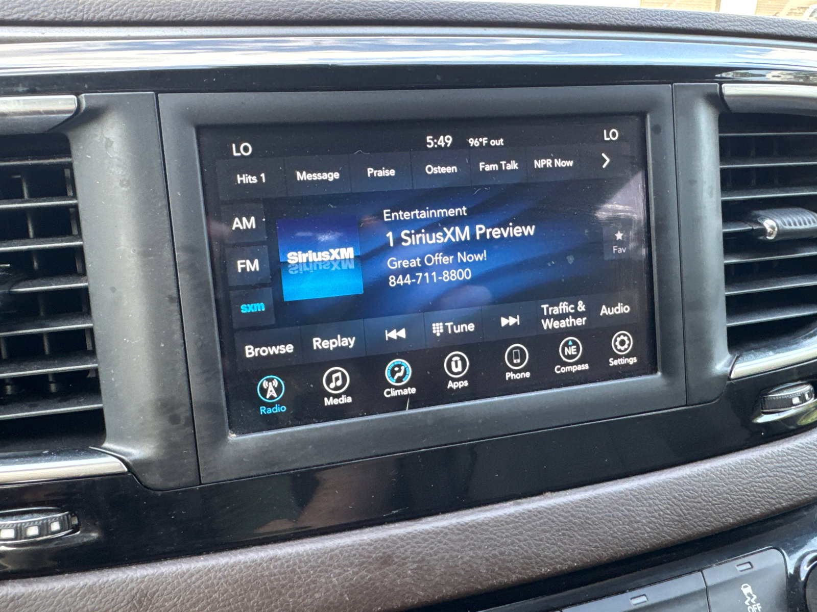 Used 2019 Chrysler Pacifica Touring Plus w/ Tire & Wheel Group FWD image 28