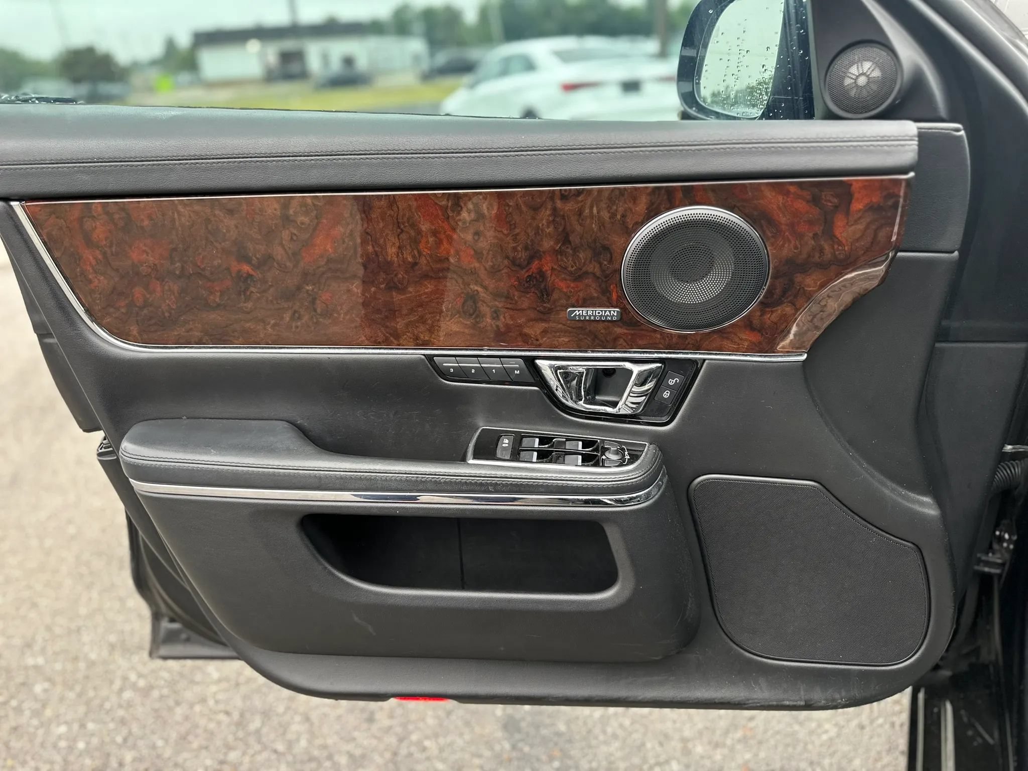 Used 2016 Jaguar XJ R-Sport RWD image 20