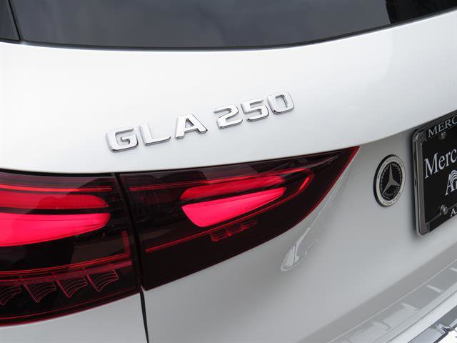 Used 2025 Mercedes-Benz GLA 250 4MATIC image 29