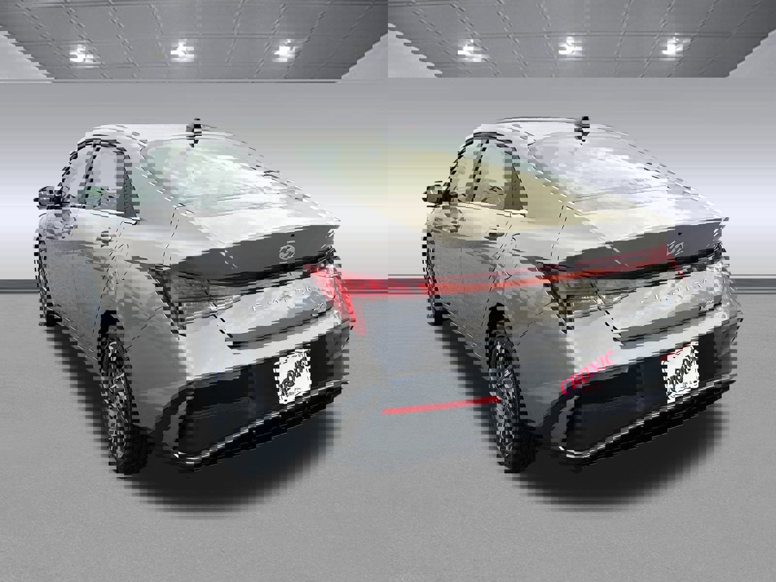 Used 2025 Hyundai Elantra SEL image 5