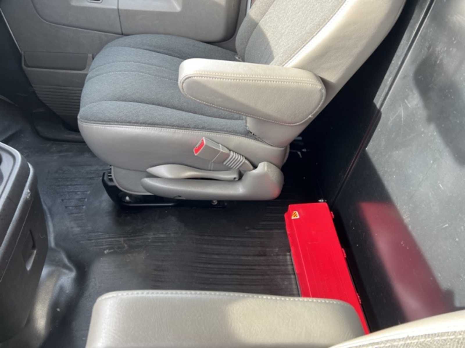 Used 2021 Chevrolet Express 2500 w/ Driver Convenience Package RWD image 17