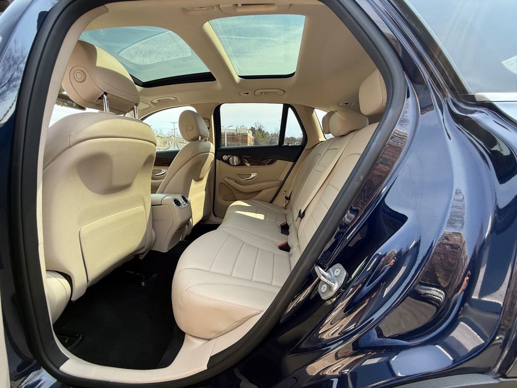 Used 2018 Mercedes-Benz GLC 300 4MATIC image 28