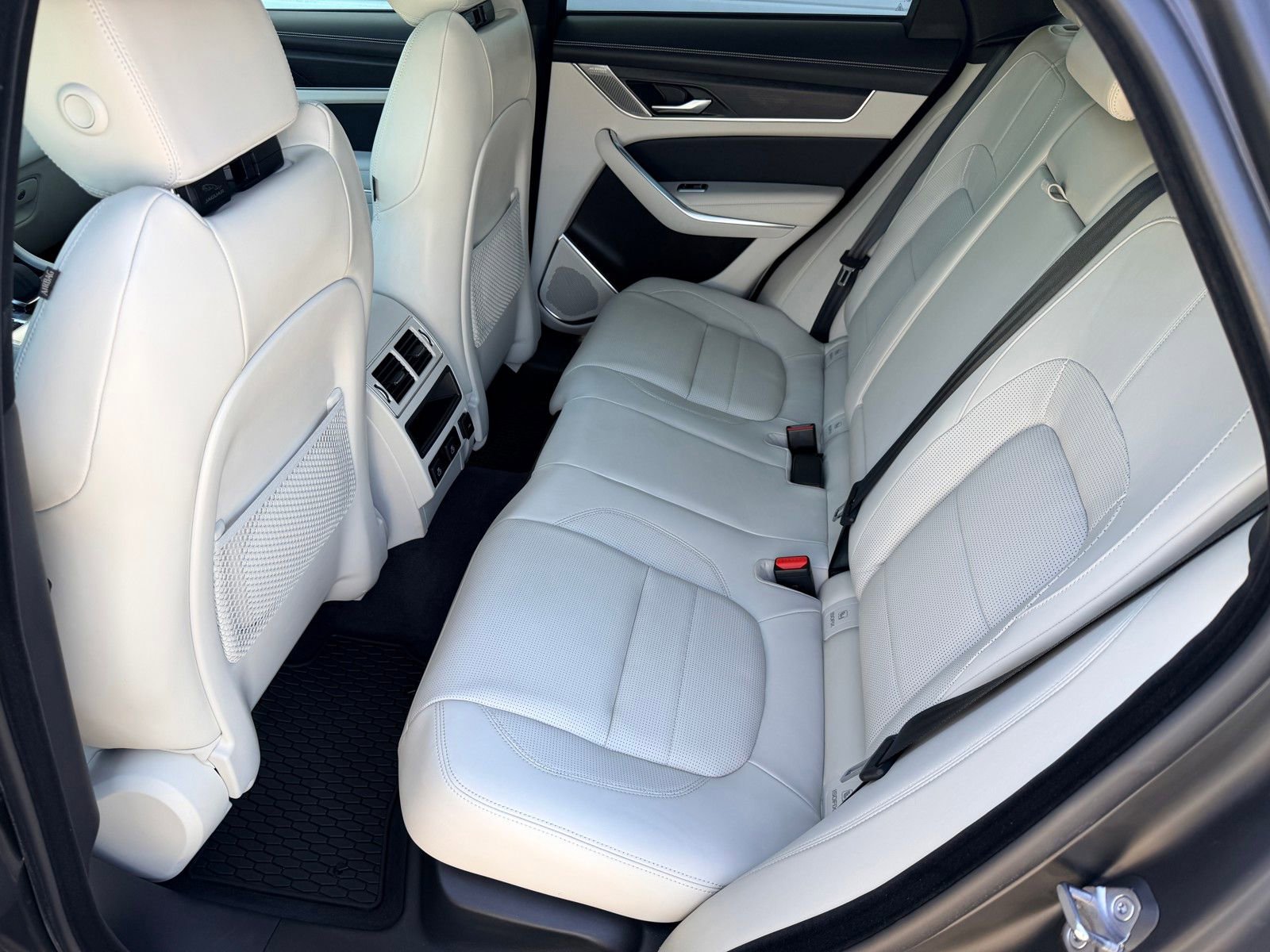 Used 2025 Jaguar F-PACE R-Dynamic S AWD/4WD image 20