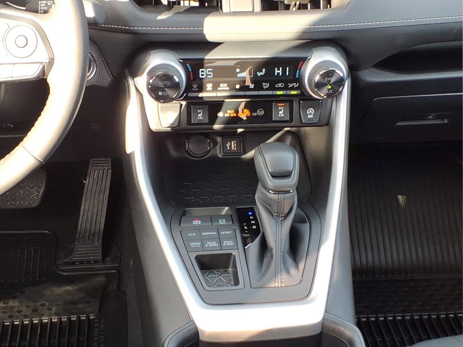 Used 2025 Toyota RAV4 XLE w/ Convenience Package AWD/4WD image 14