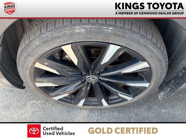 Used 2024 Toyota Crown Platinum image 11