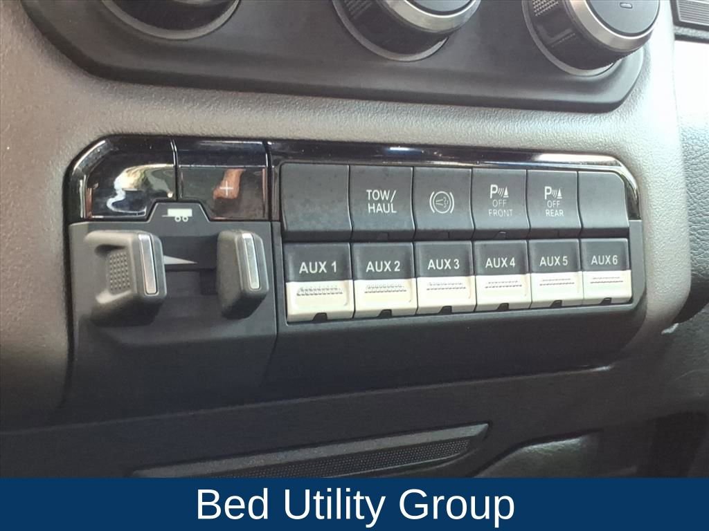 Used 2022 RAM 2500 Big Horn w/ Night Edition AWD/4WD image 9