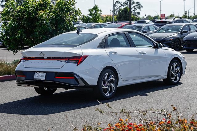 New 2025 Hyundai Elantra SEL w/ Cargo Package FWD image 5