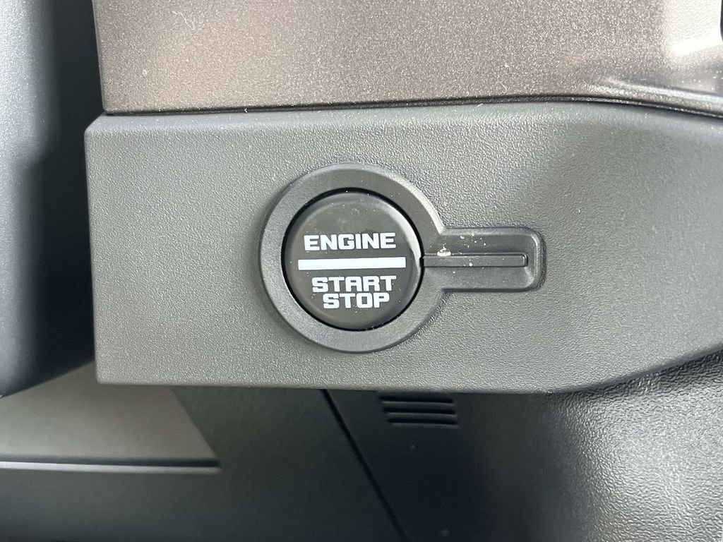 New 2025 Ford Bronco 4-Door image 5