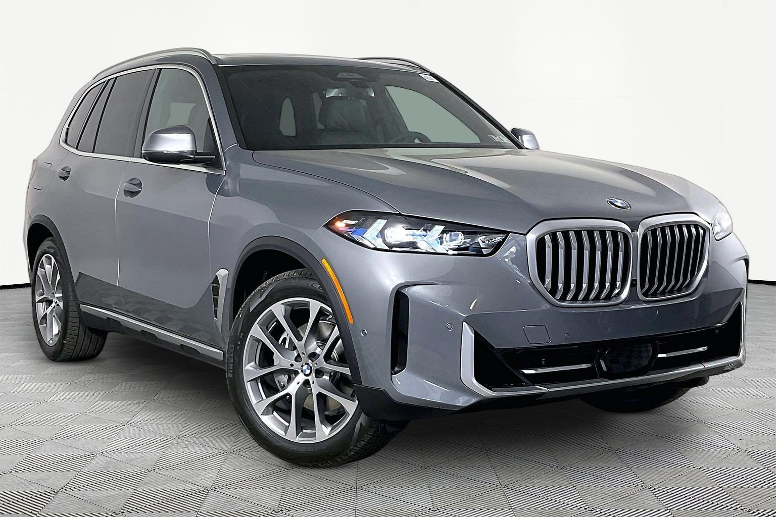 New 2026 BMW X5 xDrive40i w/ Climate Comfort Package AWD/4WD image 2