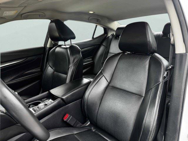 Used 2022 Nissan Maxima SV w/ Floor Mat Group FWD image 16