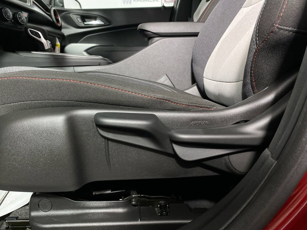 Certified 2024 Chevrolet Trax RS w/ Driver Confidence Package FWD image 12