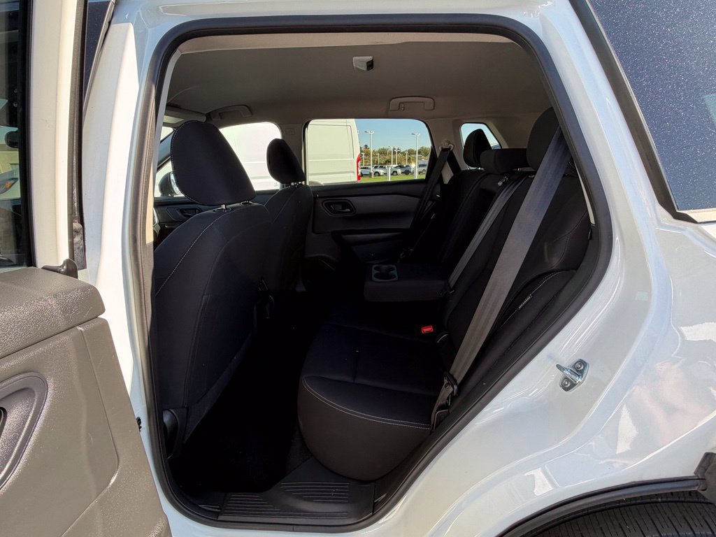 Used 2024 Nissan Rogue S FWD image 13