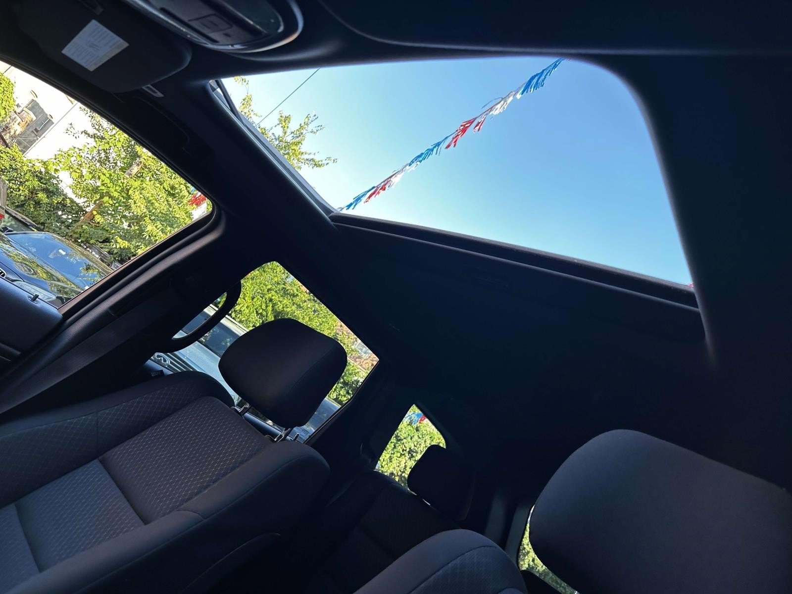 Used 2018 Jeep Grand Cherokee Laredo AWD/4WD image 18
