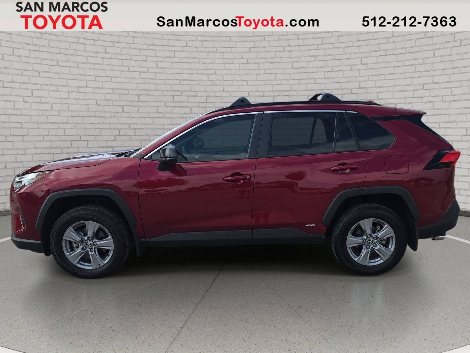 Used 2025 Toyota RAV4 LE AWD/4WD image 9