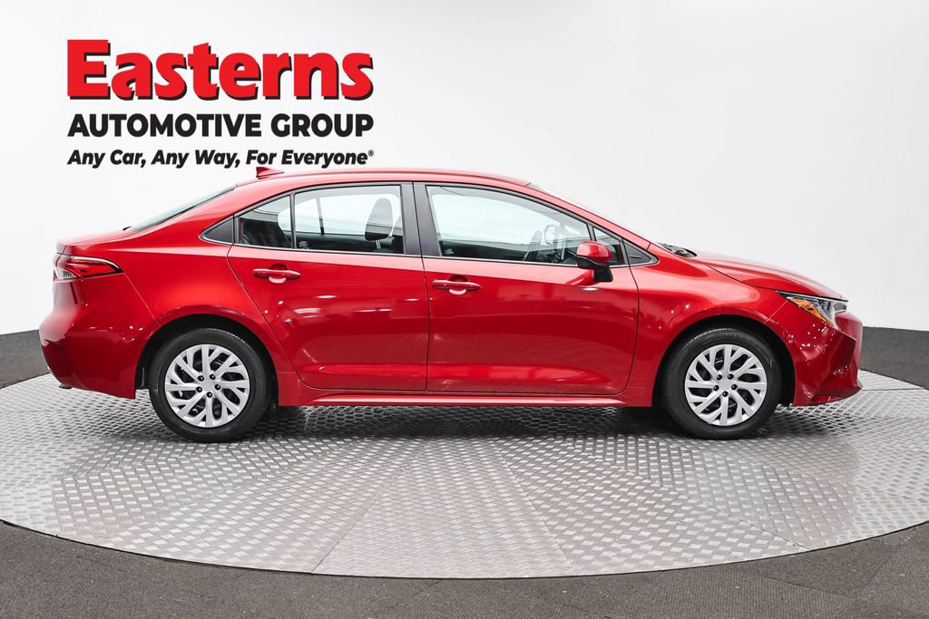 Used 2020 Toyota Corolla LE FWD image 4