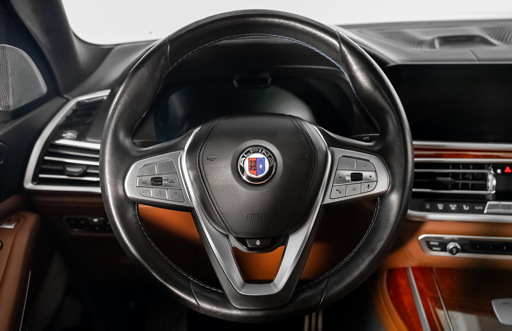 Used 2022 BMW ALPINA XB7 AWD/4WD image 44